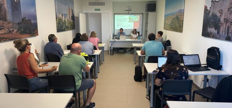 L’Ajuntament d’Alcalà-Alcossebre celebra reunions tècniques amb empresaris locals sobre els clubs de producte de turístic