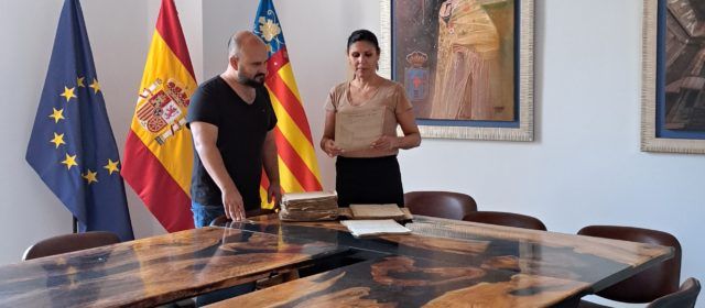 Canet Lo Roig digitaliza los documentos históricos del archivo del Ayuntamiento