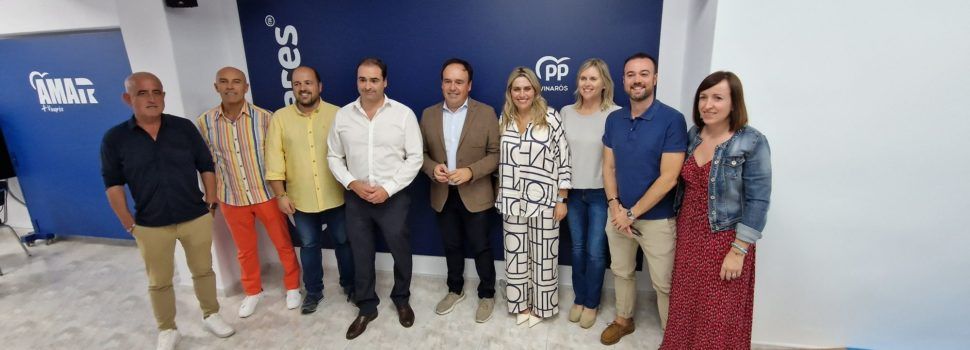 El secretario general del PPCV, Juanfran Pérez, preside en Vinaròs la primera reunión comarcal del partido