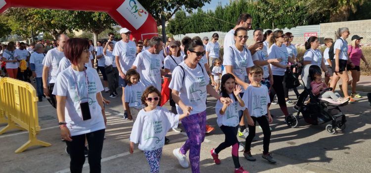 Prop d’un miler de participants en la I Marxa Contra el Càncer a Vinaròs