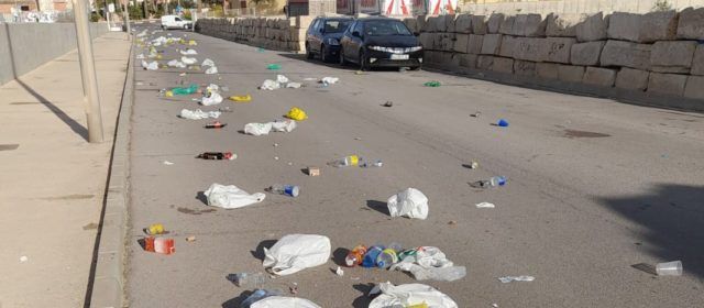 Així estava el contramoll avui diumenge al matí