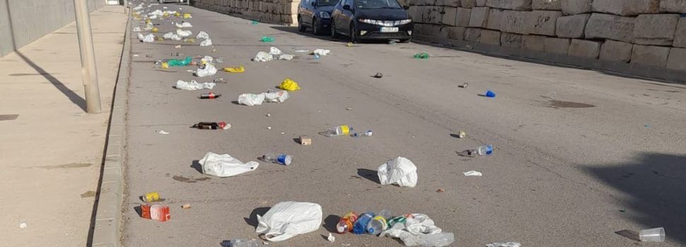 Així estava el contramoll avui diumenge al matí