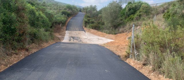 Finalitzen les obres de pavimentació del camí a Peníscola paral·lel a l’AP7 a Santa Magdalena