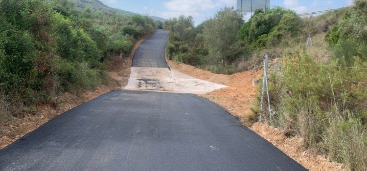 Finalitzen les obres de pavimentació del camí a Peníscola paral·lel a l’AP7 a Santa Magdalena