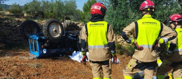 Un fallecido en Traiguera tras volcar su tractor