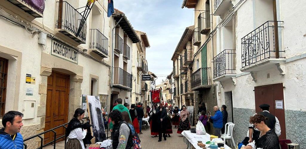 Vistabella mostra la seua gastronomia i artesania en una Fira de Tots Sants amb alta participació