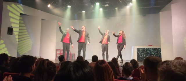 L’humor i la música improvisada triomfen a la Gran Via madrilenya, amb la vinarossenca Angie Lófer