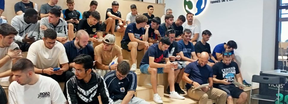 Una quarantena de joves participen a Amposta en el Networking Odisseu sobre robòtica col·laborativa