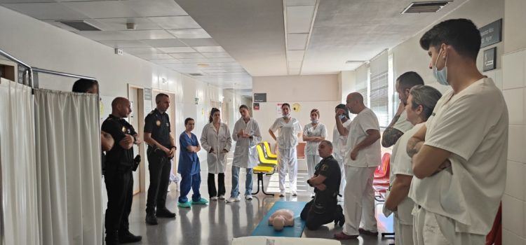 El Departament de Salut de Vinaròs participa en el dia mundial de la parada cardíaca amb un taller de formació sobre RCP