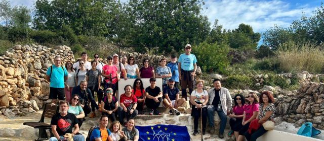Prop de 30 persones participen a Càlig en “La ruta de l’aigua” organitzada per la Taula del Sénia