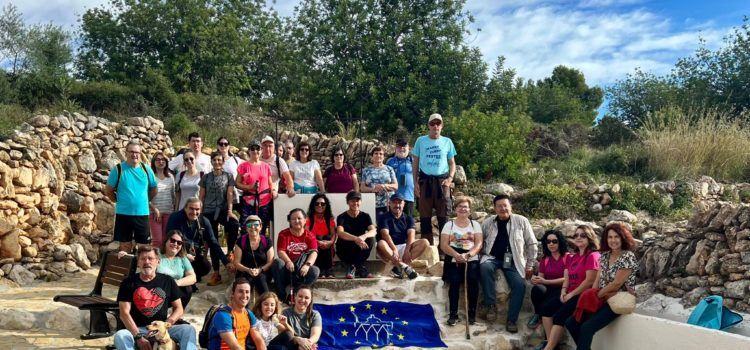 Prop de 30 persones participen a Càlig en “La ruta de l’aigua” organitzada per la Taula del Sénia