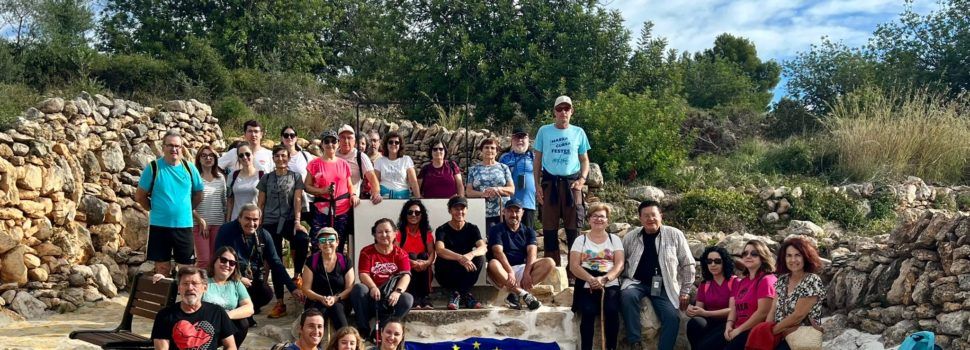 Prop de 30 persones participen a Càlig en “La ruta de l’aigua” organitzada per la Taula del Sénia