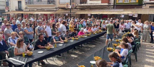 La IX Fira de la Tomata de Penjar d’Alcalà de Xivert es tanca amb èxit de venda de producte i assistència