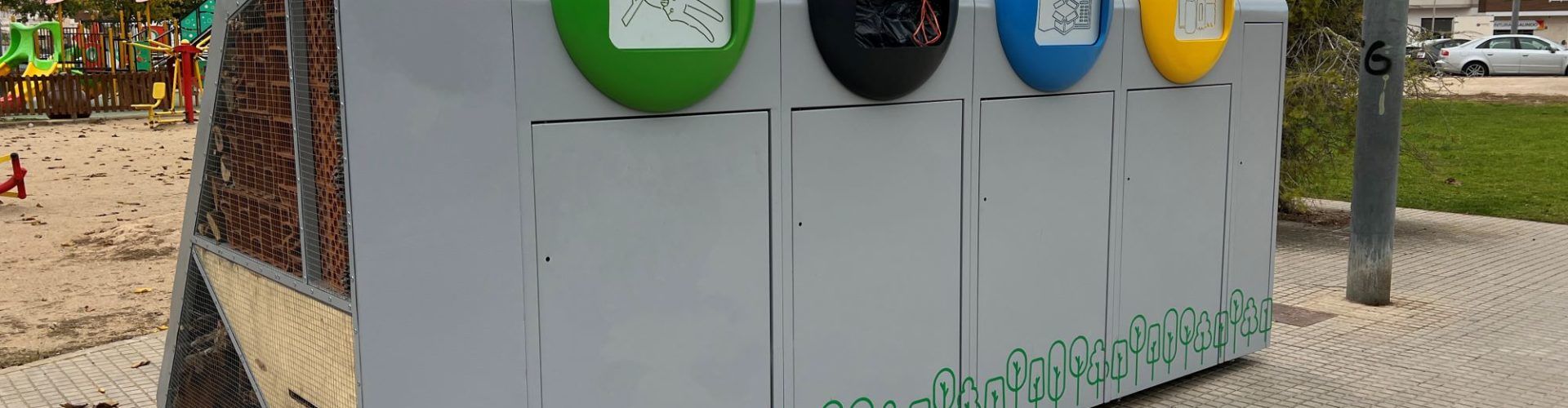 S’instal·la un punt net per a parcs i jardins a la zona infantil de Les Camaraes