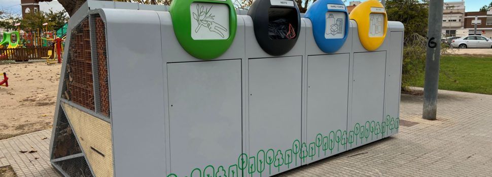 S’instal·la un punt net per a parcs i jardins a la zona infantil de Les Camaraes