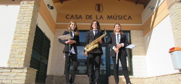 Tres joves se sumen a la Unió Musical de Vilafranca