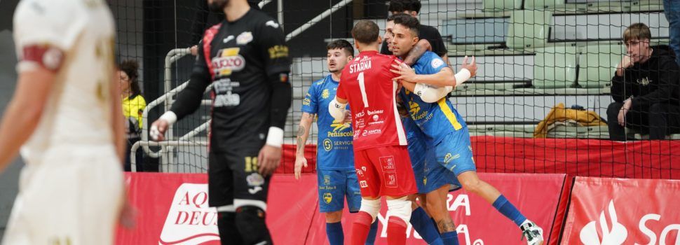 El Servigroup Peñíscola logra ante ElPozo Murcia otro punto de oro en el último minuto (4-4)