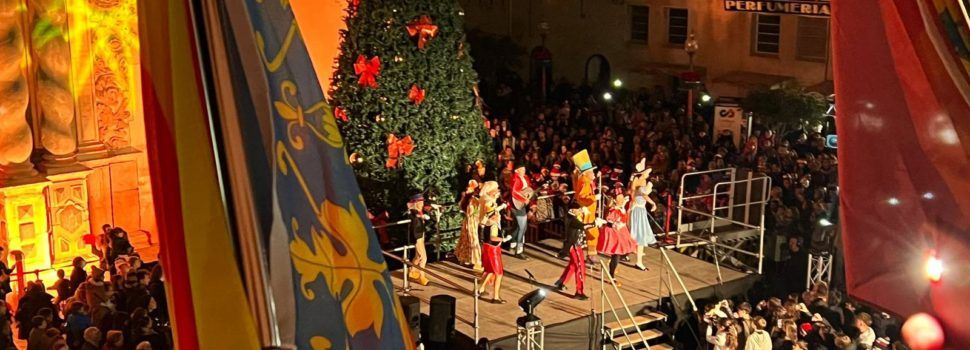 Vídeos i fotos de l’encesa dels llums de Nadal a Vinaròs