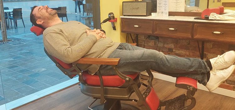 Pasquale “The Italian Shaver”: Viaje a Valencia para Descubrir el Arte de Barbershop Manolo’s