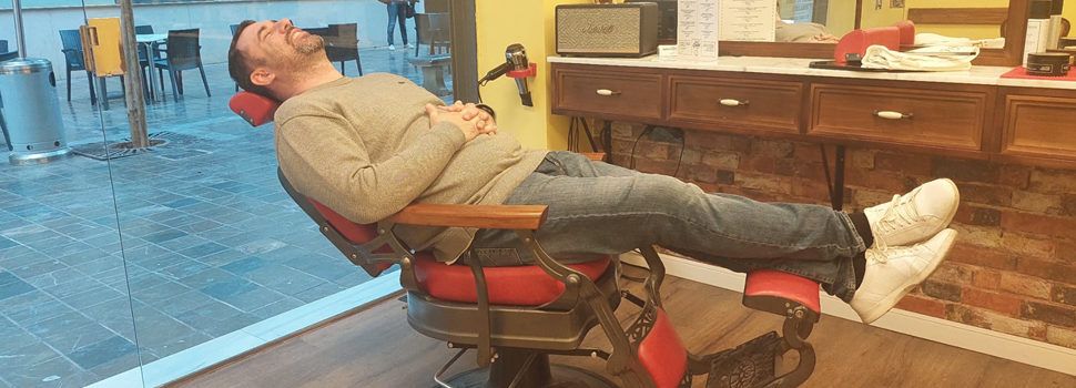 Pasquale “The Italian Shaver”: Viaje a Valencia para Descubrir el Arte de Barbershop Manolo’s