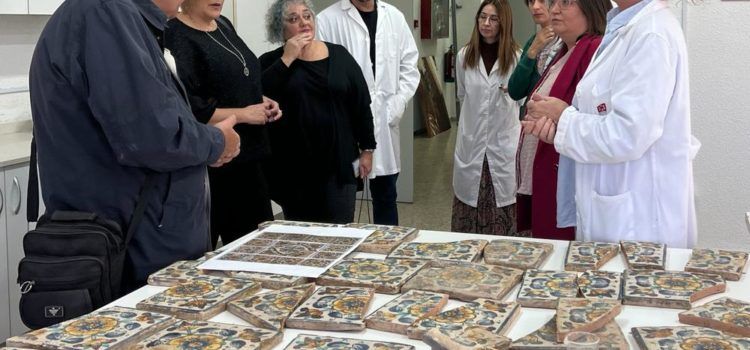 La Diputació de Castelló restaura els taulells del Palau dels Vallterra de Càlig