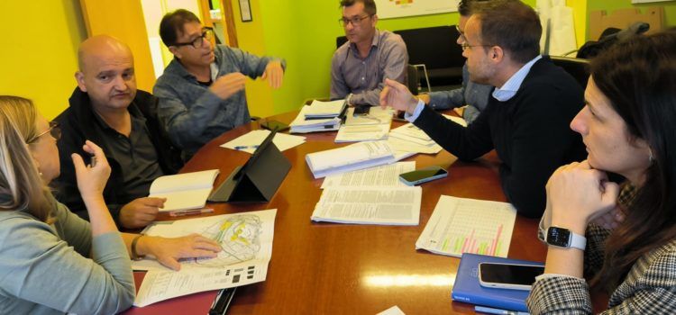 Peñíscola avanza en el proyecto de mejora del entorno comercial de su Casco Antiguo