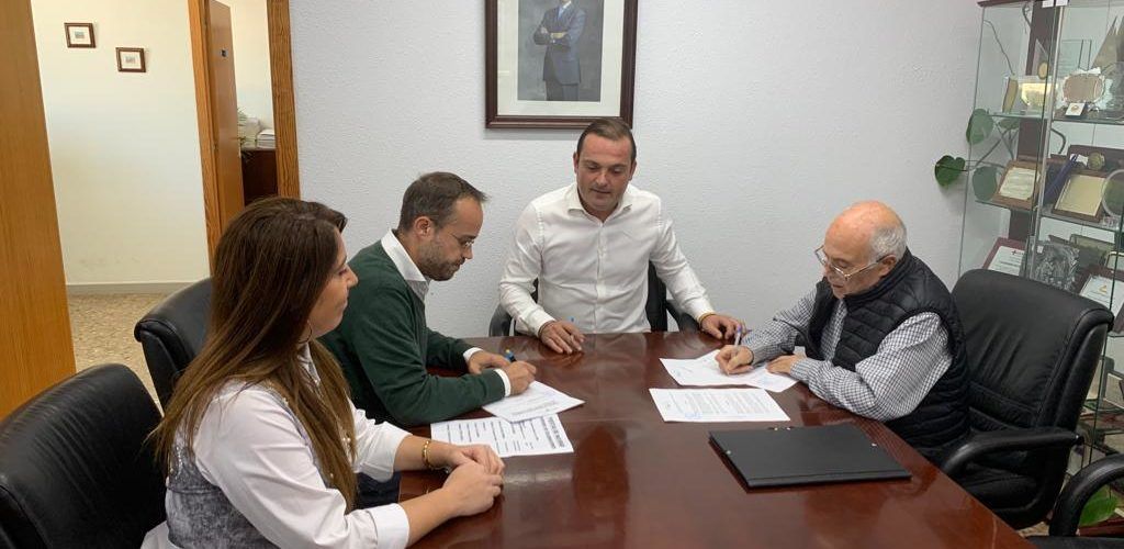 Peñíscola convenia con el párroco el mantenimiento de las campanas de la Ermitana y la Iglesia de Santa María