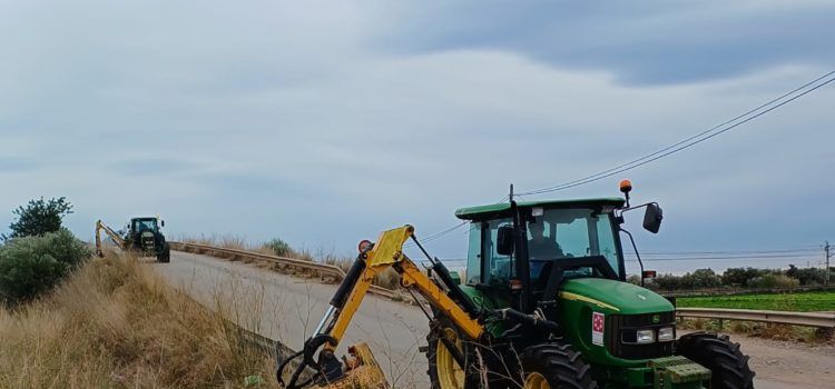 Comença la neteja i desbrossament dels camins rurals del terme de Benicarló