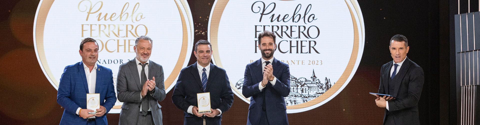 Ferrero Rocher reconoce a Peñíscola con la denominación ‘pueblo Ferrero Rocher’
