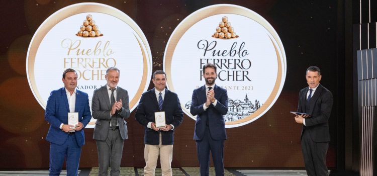 Ferrero Rocher reconoce a Peñíscola con la denominación ‘pueblo Ferrero Rocher’