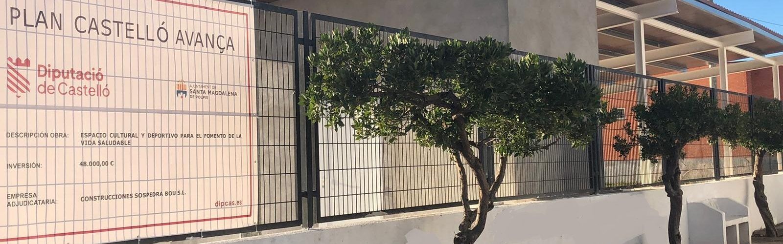 Santa Magdalena finalitza la construcció d’uns lavabos i zona d’ombra en l’exterior del pavelló poliesportiu