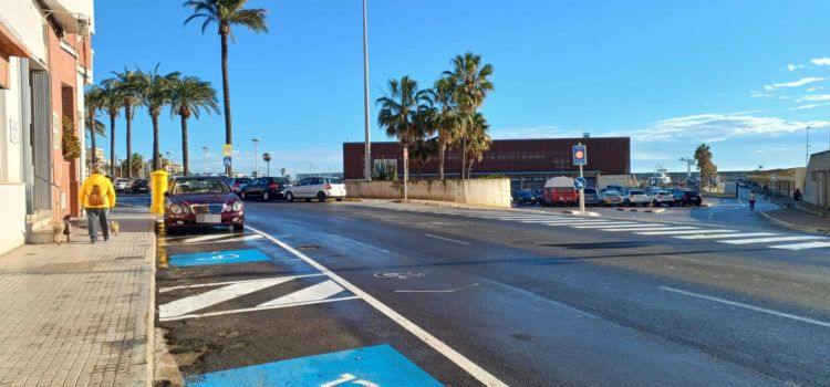 La Brigada d’Obres i Serveis millora la visibilitat i l’aparcament a la platja del Morrongo
