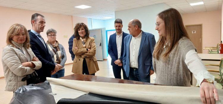 El director general de Centres Docents visita el Conservatori Mestre Feliu