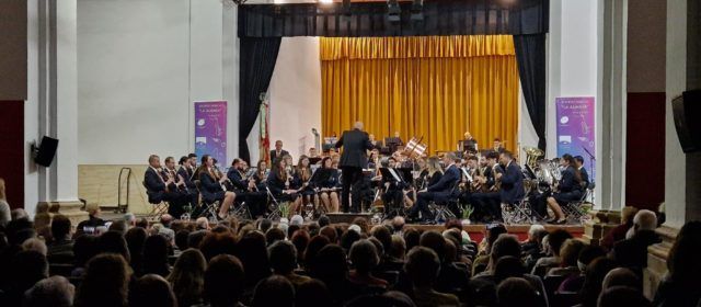 Vídeos i fotos del concert de Nadal de La Alianza