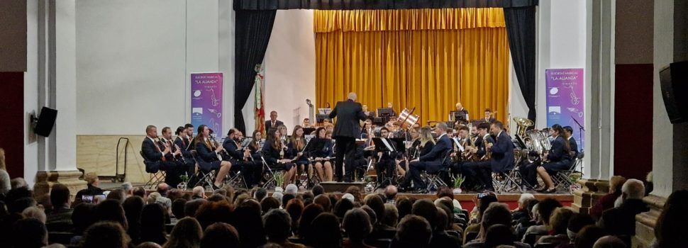 Vídeos i fotos del concert de Nadal de La Alianza
