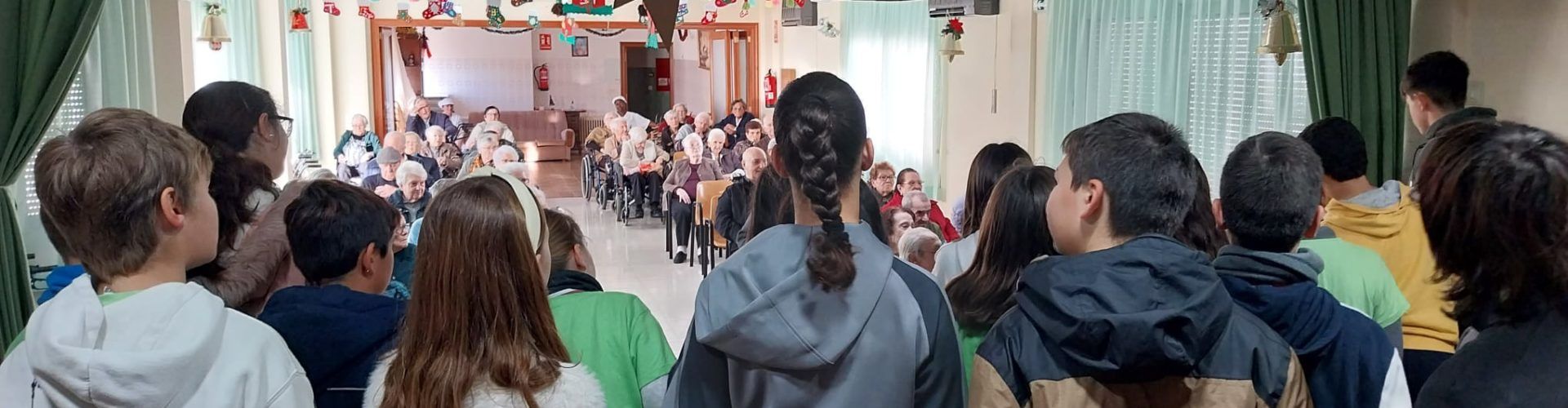 Cantada de nadales pel CEIP Assumpció a l’Hogar Sant Sebastià