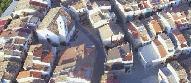 1,7 milions a Tírig per a reformar el col·legi, 7 habitatges socials i la millora de 3 places