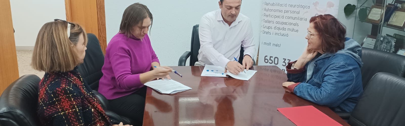L’Ajuntament de Peníscola signa convenis de col·laboració amb la Fundació Amigó i l’Associació de Dany Cerebral Adquirit Ateneu