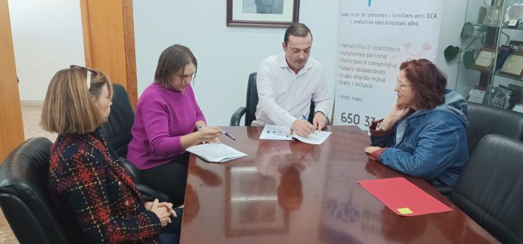 L’Ajuntament de Peníscola signa convenis de col·laboració amb la Fundació Amigó i l’Associació de Dany Cerebral Adquirit Ateneu