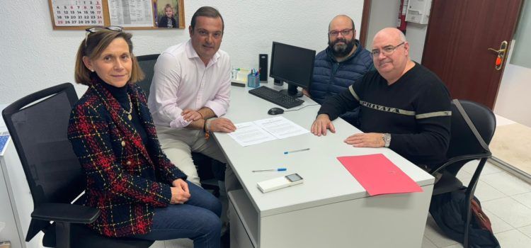 L’Ajuntament de Peníscola renova el seu conveni amb Cocemfe