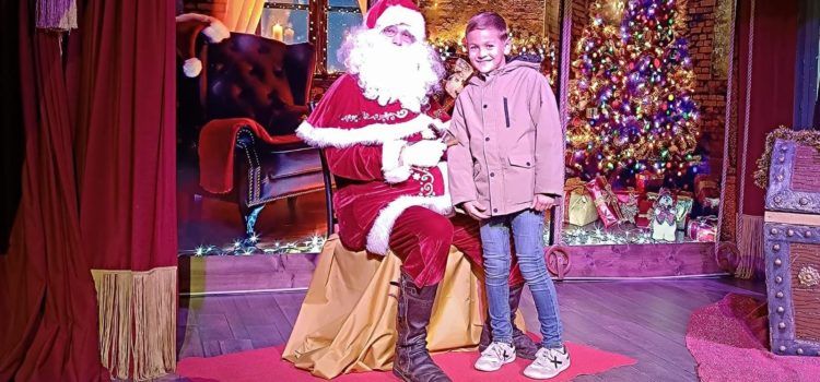 Santa recull els desitjos de les i els més xicotets a Peníscola