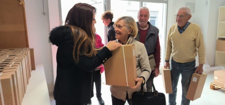 El Ayuntamiento de Peñíscola entrega 1500 cestas de Navidad a los más mayores