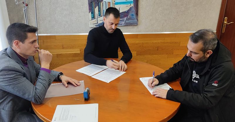 L’Ajuntament i la COC signen el conveni per al pròxim Carnaval de Vinaròs