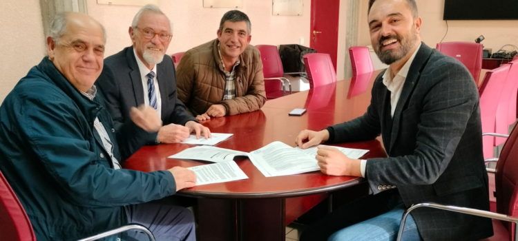 Benicarló visita l’Ajuntament d’Alcanar per conéixer el model de gestió de la seua piscina