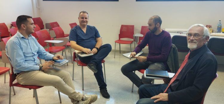 Benicarló aborda la problemàtica de les cues per les extraccions de sang al Centre de Salut