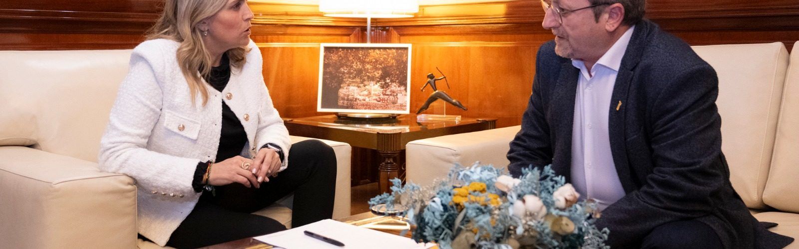 L’alcalde de Santa Magdalena es reuneix amb la presidenta de la Diputació de Castelló