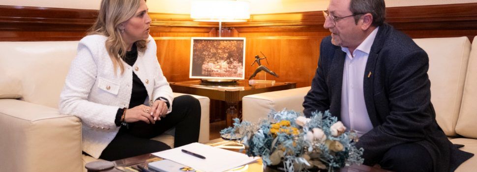 L’alcalde de Santa Magdalena es reuneix amb la presidenta de la Diputació de Castelló