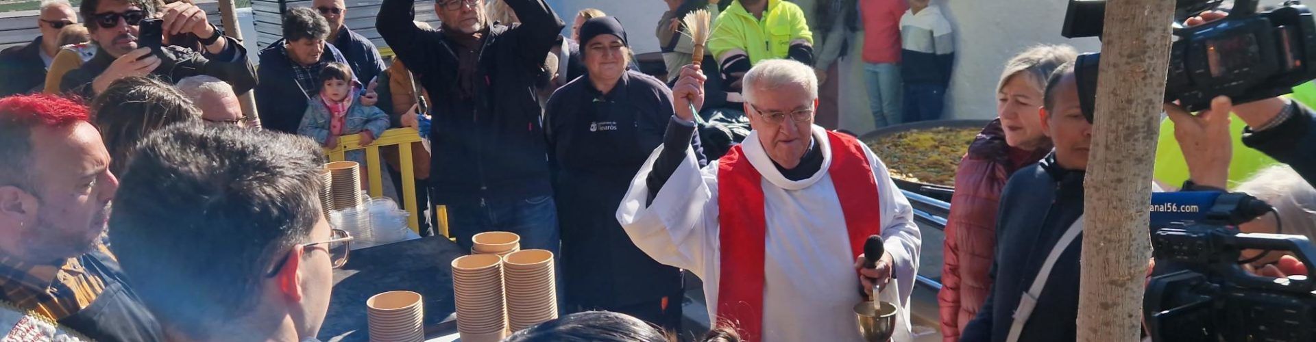 Benedicció i repartiment de l’arròs del dia del patró
