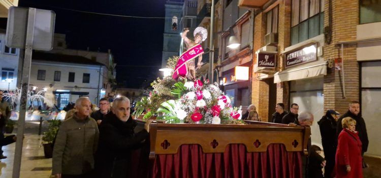 …I la relíquia torna al poble
