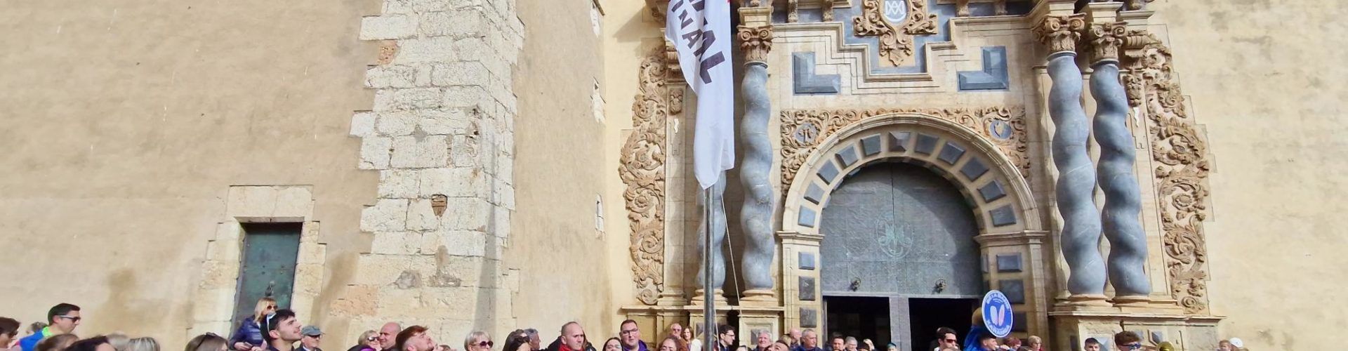 Hissada de la bandera del Carnaval